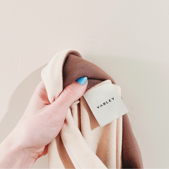 soulcycle | varley adkisson longsleeve in sandshell ↷ - Picture 7 of 16